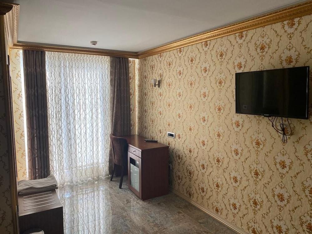 Grand Merin Airport Hotel Istanbul Exterior photo